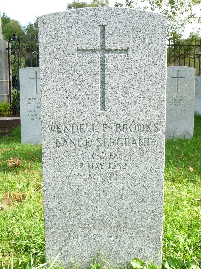 Photo: Wendall Brooks Tombstone at Notre-Dame-des-Neiges Cemetery Veterans Section